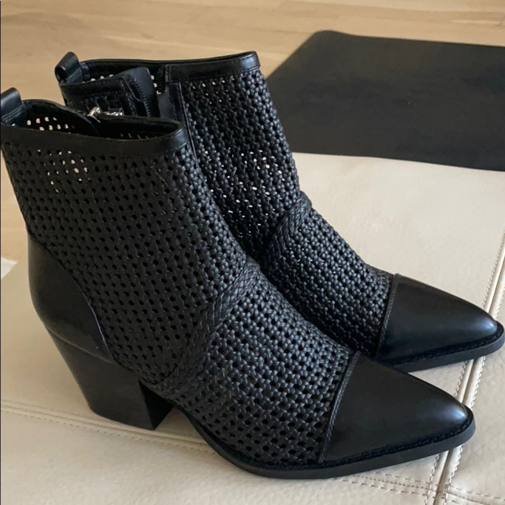 Brand new Sam Edelman booties!